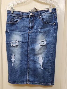 JC & JQ DISTRESSED BLUE DENIM PENCIL SKIRT